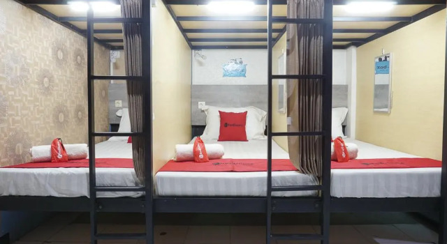 RedDoorz Hostel @ Borobudur Street, Buchen Sie Hostel Malang Jawa Timur, in der Nähe von Museum Mpu Purwa
