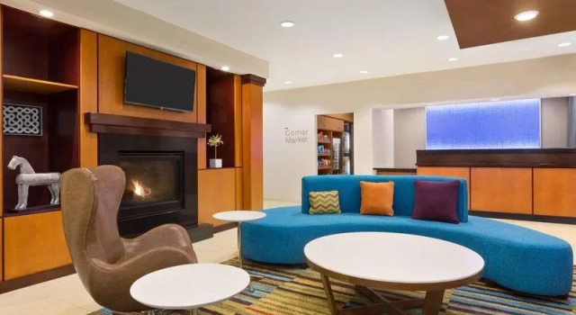 Люкс Grand Comfort Inn & Suites Houston North - Spring