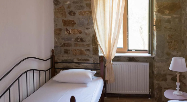Elea Stone Houses, Book Hotel  