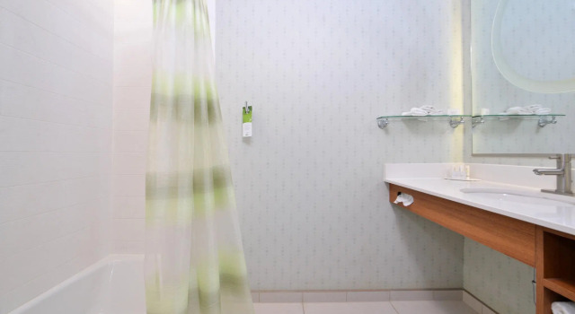 Четырёхместная студия SpringHill Suites Kingman Route 66