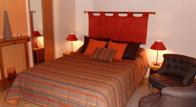 Aux 3 Sapins, Book Hotel Ronno 