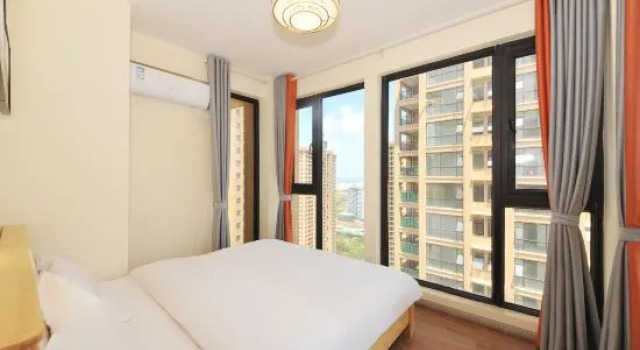 Семейный люкс Deluxe с 3 комнатами с видом на море Haitu Apartment (Beihai Yintan Yihai Jiangshan)