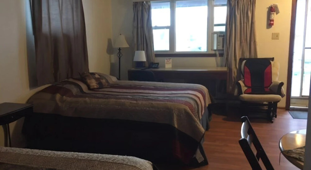 Old Country Motel, Book Motel Thunder Bay Ontario