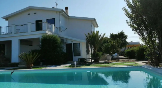 Коттедж c 1 комнатой Villa Eleonora