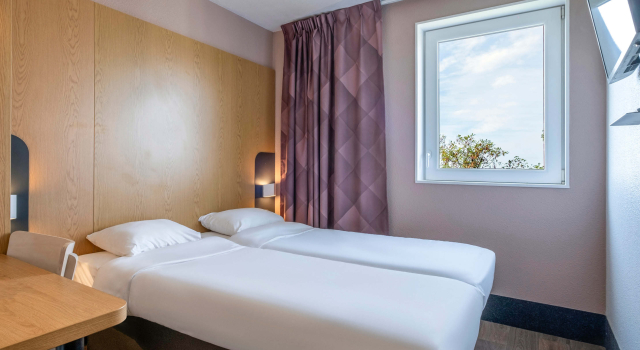 B&B HOTEL Niort Marais Poitevin Est, Rezervasyon Bed and Breakfast Niort Poitou-Charentes