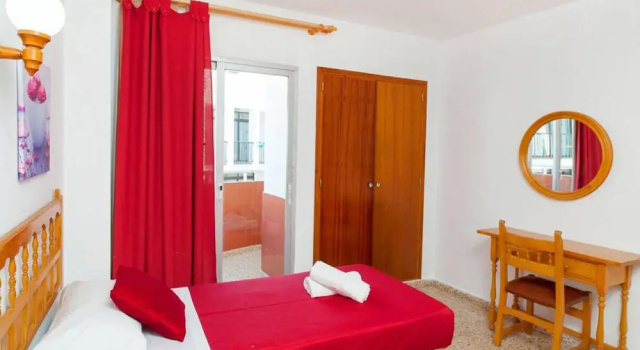 Апартаменты с 2 комнатами с балконом и с видом на город Apartamentos Puet