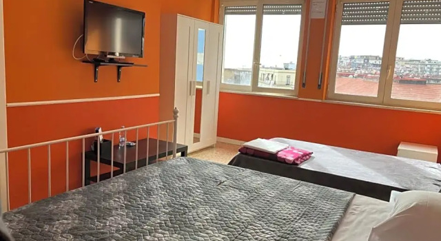 B&B Centralstationhouse, Забронировать Отель «постель и завтрак» СПА-отели Неаполя, рядом с Неапольский суд, SPA-услуги