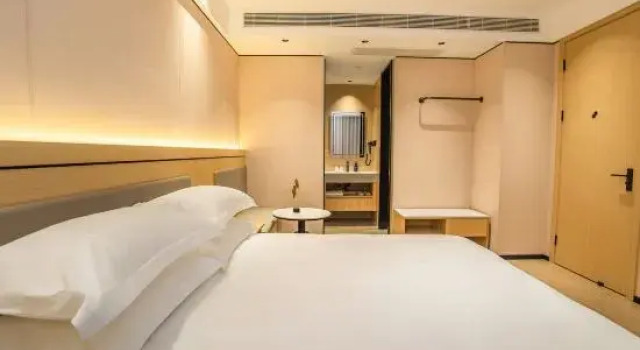 Люкс Business Jinlun Hotel (Shanghai Hongqiao Railway Station)