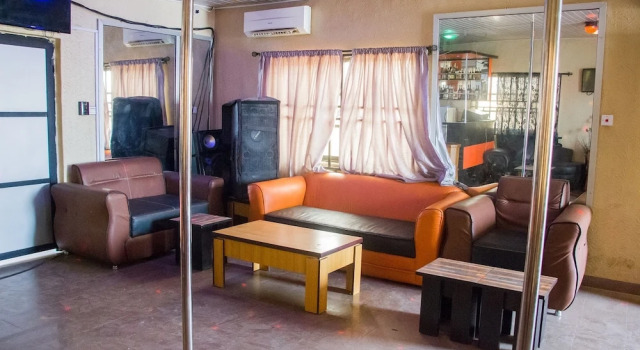 Lukham Crown Hotel, Rezervovat Hotel Hotely v Lagos State s parkováním, Parkování