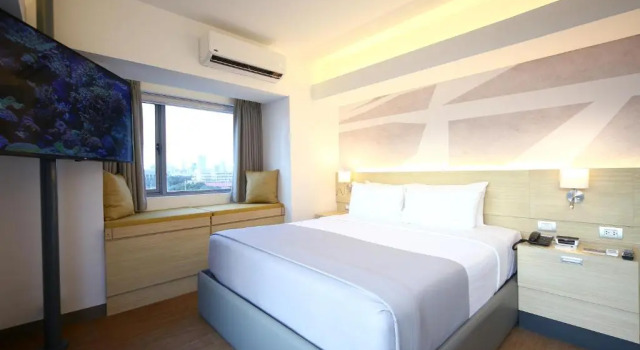 Люкс TRYP by Wyndham Mall of Asia Manila