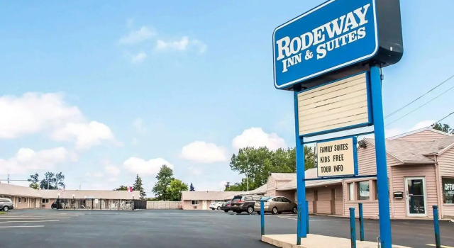 Castle Inn & Suites Niagara Falls, Book Hotel Hoteller i Niagara Falls med pool, Swimmingpool