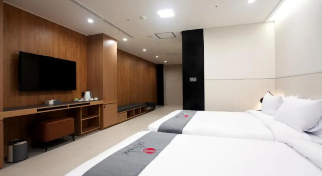 Двухместный номер Deluxe Отель Skypark Daejeon 1