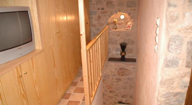 Вилла Stoneapartments, Γ ΚΩΣΤΑΛΟΣ ΚΑΙ ΣΙΑ ΟΕ