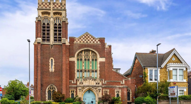 Grade II Listed Converted Church – Within 750yrds to Southsea Beach, Забронировать Апартаменты/квартира Саутси Хэмпшир