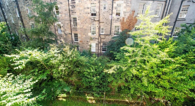Beautifully Presented, Well Located, 2 bed apt, Забронировать Отель Отели Мерчистон 3 звезды, 3*