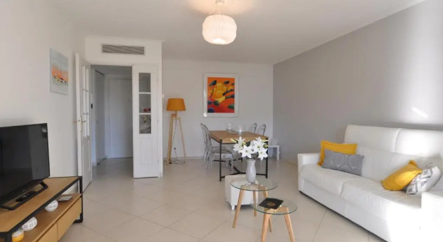 Апартаменты Elegant one-bedroom apartment with swimming pool - StayInAntibes - Le Vallon