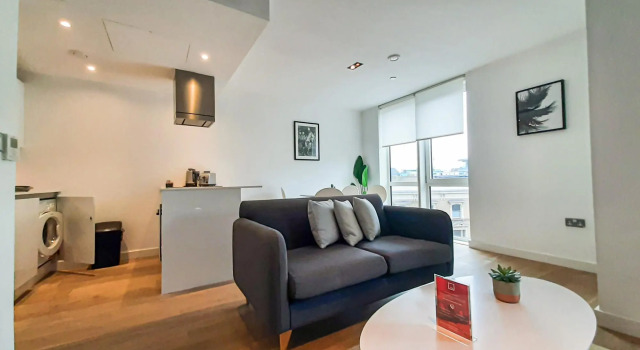 Luxurious One Bed w Balcony in Heart of Shoreditch