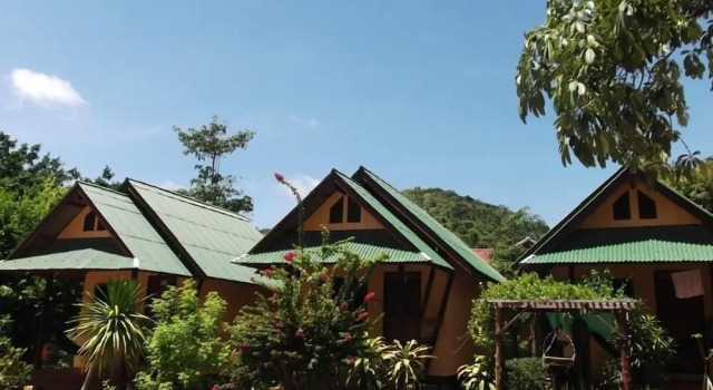 Бунгало с балконом Sandee Bungalow