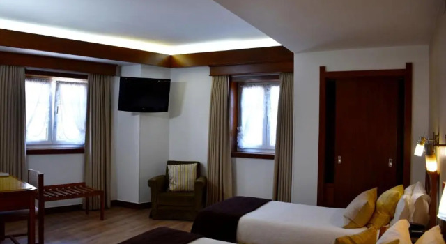 Трёхместный номер Standard Hotel Dona Sofia