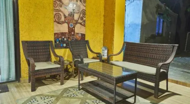 LivingStone, Varaa Hotelli Hotellit New Delhi uima-altaalla, Uima-allas