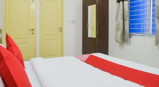 Oyo 35906 Indu Comforts, Rezervovat Hotel Yelahanka 