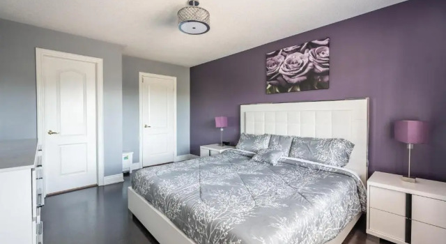 Beautiful Family Villa, Pond Facing with Huge Backyard, Varaa Hotelli Brampton 