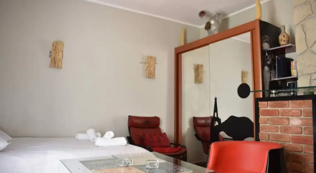 Bright Parisian Studio for 2, Забронировать Отель Париж Иль-де-Франс, рядом с Монмартр