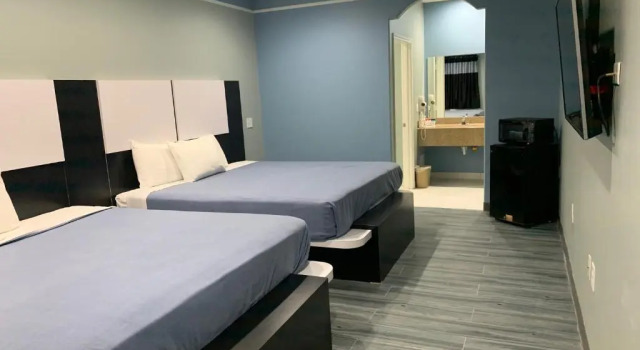 Четырёхместный номер Standard Crystal Suites