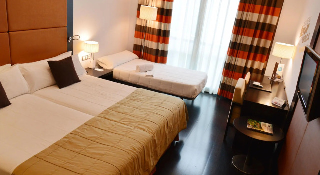 Трёхместный номер Standard Отель Gran Hotel Don Manuel