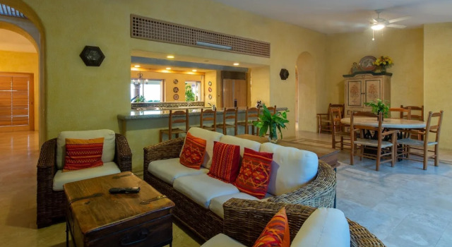 6 Bedroom Beachfront From $1600 per Night: Villa de la Playa, Забронировать Вилла Отели Южной Нижней Калифорнии с парковкой, Парковка