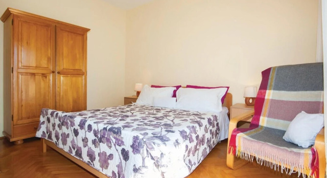 Awesome Home in Brodarica With Wifi and 3 Bedrooms, Забронировать Отель Отели Бродарика с парковкой, Парковка