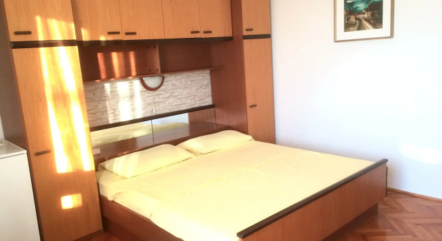 Guesthouse Keko, Buchen Sie Hotel Hotels in Rab mit Pool, Schwimmbad