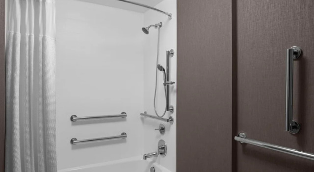 Четырёхместный люкс SpringHill Suites by Marriott Grand Rapids Airport Southeast