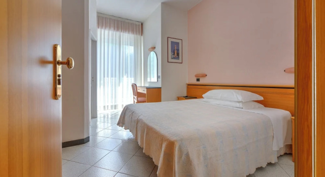 Одноместный номер Standard с балконом Hotel Excelsior