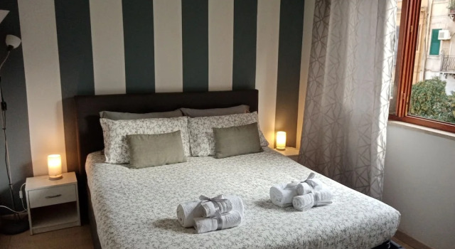 Standard Doppel Zimmer mit Balkon und mit Stadtblick Dante091