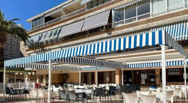 Muy luminoso, con piscina y a 5 min de la playa., Prenota Hotel Hotel a Pamplona con parcheggio, Parcheggio
