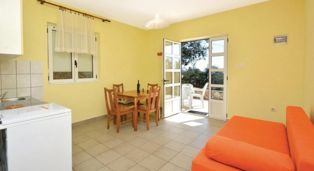 Beautiful Home in Ivan Dolac With Wifi and 1 Bedrooms, Prenota Hotel Hotel a Croatian Islands con parcheggio, Parcheggio