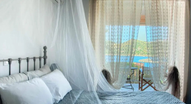 Студия с балконом Niovi Seaview Apartments