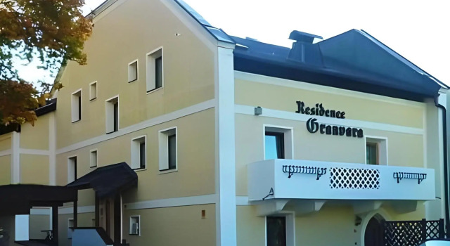 Residence Granvara, Забронировать Отель Отели Ортизеи с парковкой, рядом с Подъемник Санкт-Ульрих - Зайзер Альм, Парковка