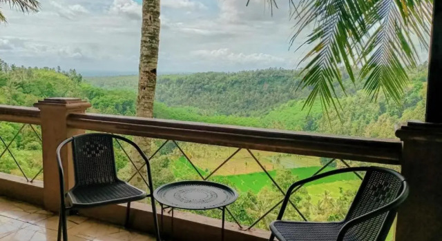 Двухместный номер Deluxe с балконом Domisili Ijen Cliff By Fays Hospitality