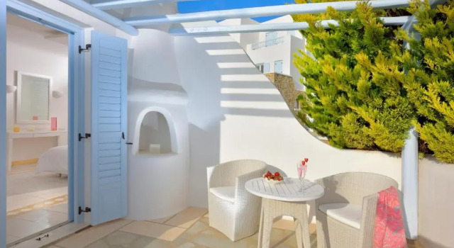 Люкс с 3 комнатами с видом на сад Отель Saint John Hotel Villas & Spa