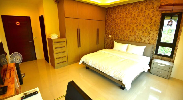 Двухместный номер Standard с балконом и с видом на сад Hualien Fengmian B&B