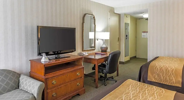 Четырёхместный люкс Comfort Inn Pentagon City