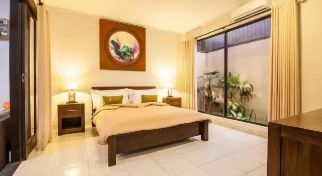 SMV . 4-BR · 4BR Pool Prime Area Walk To Beach N Shops Legian, Rezervovat Vila Chaty v Bali, Chalupa