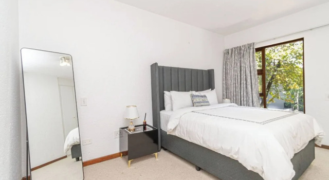 Sandton City 3 Bedroom Apartment With Balcony, Boek Appartement Sandton 