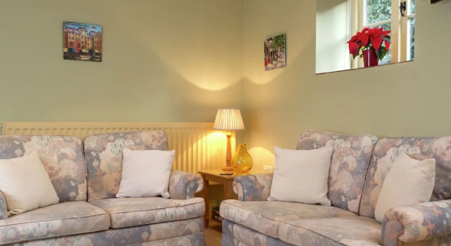 Comfortable Holiday Home in Crickhowell Near River Usk, Забронировать Дом для отпуска Виллы Сноудония, Вилла