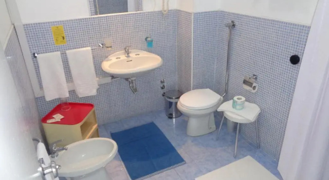 Полулюкс Siris Hotel