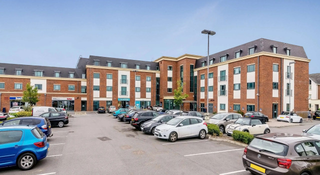Travelodge Stratford Upon Avon, Забронировать Отель Отели Стратфорд-апон-Эйвон с парковкой, рядом с Shakespeare Institute - University of Birmingham, Парковка