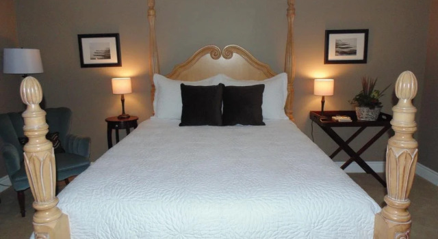 Christine's Bed and Breakfast by Elevate Rooms, Varaa Hotelli  