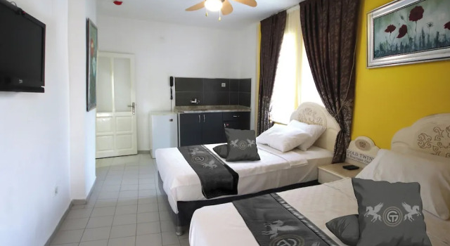 Номер Standard с балконом Gold Twins Boutique Hotel